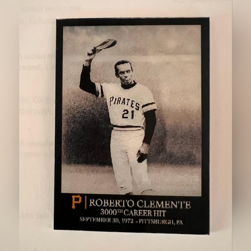 Roberto Clemente Hologram Card